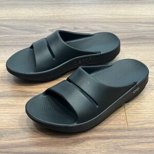 Oofos Oomega Ooahh Sandal Slide in Black Size 8